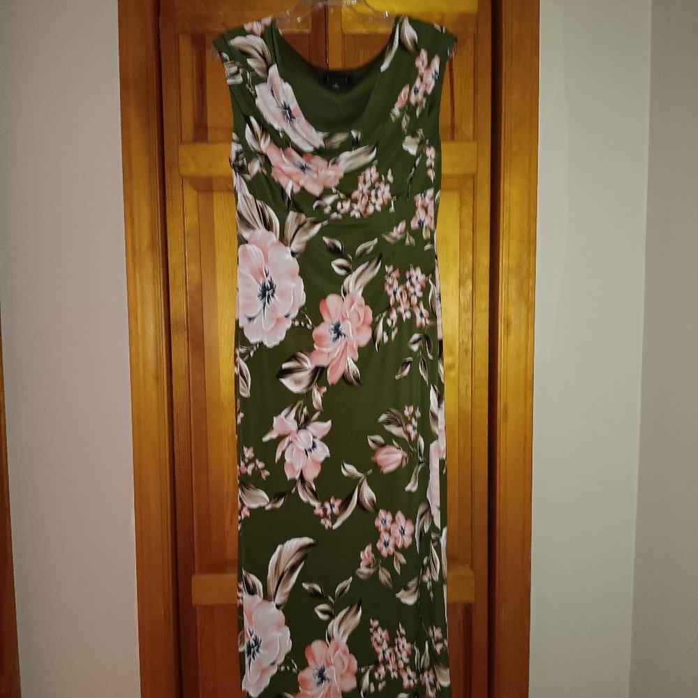 *PD* NWOT Connected Apparel Women's Sleeveless Cowl Neck Printed Dress, size 10